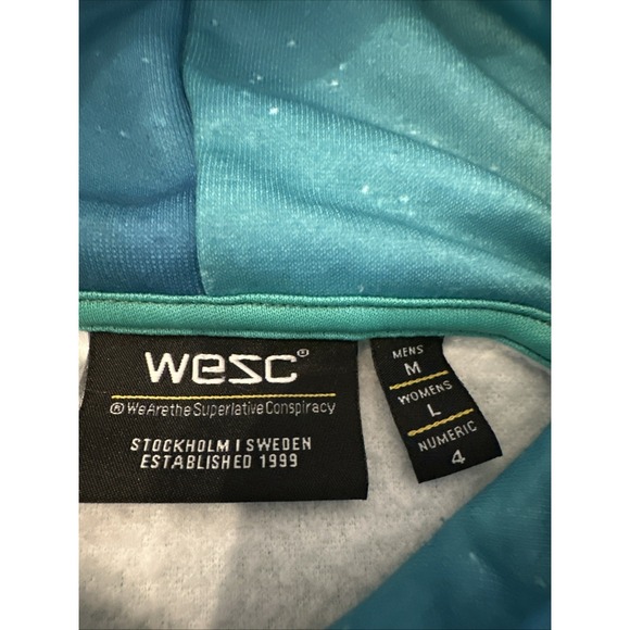 WESC Mike Northern Light Unisex Hoodie Beautiful Graphics Size Medium Pre-owned - Picture 6 of 8